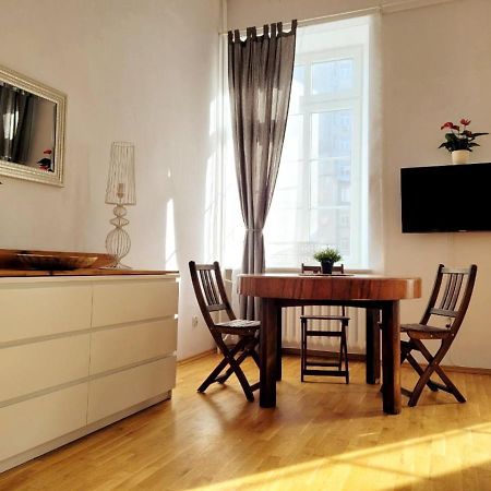Przytulne Apartamenty W Centrum Warszawy Lok 2 Warszawa Exteriör bild